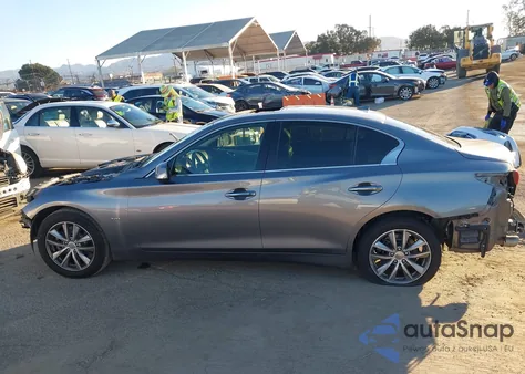 2017 Infiniti Q50 2.0T Base z USA, uszkodzony, nr VIN JN1CV7AP7HM640801